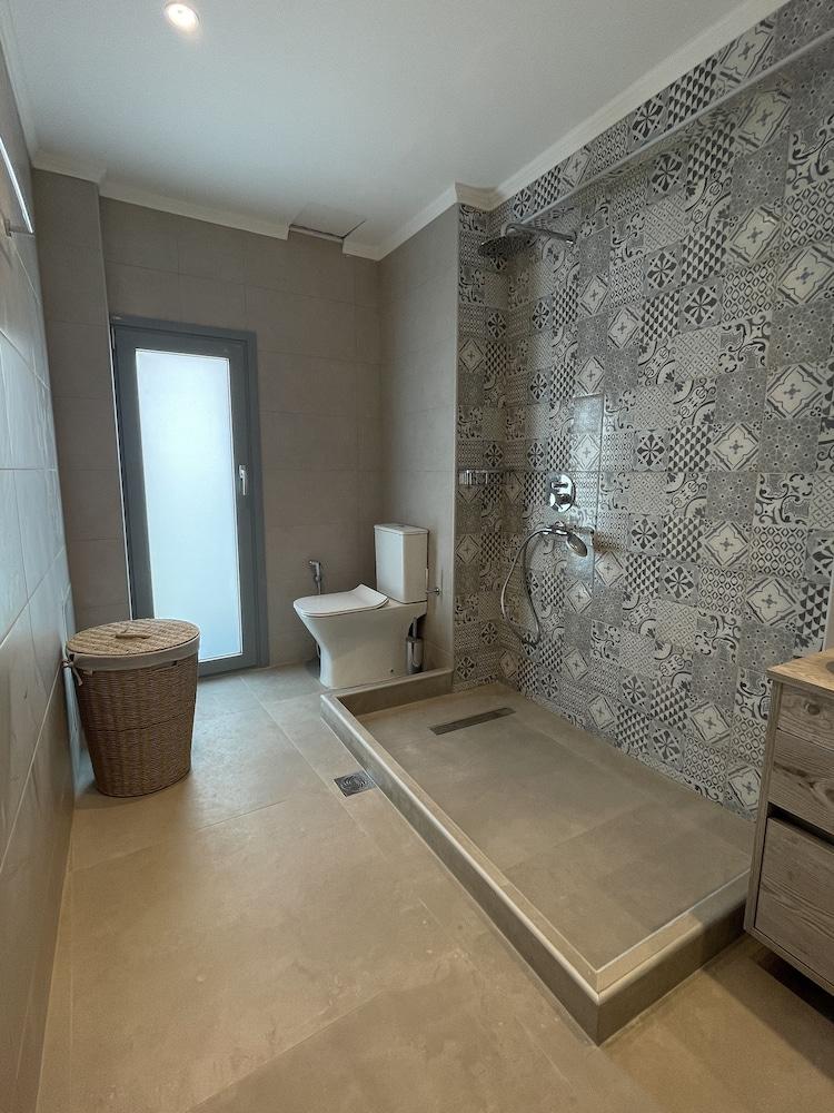 Charaki Escape Chic Seafront Studio