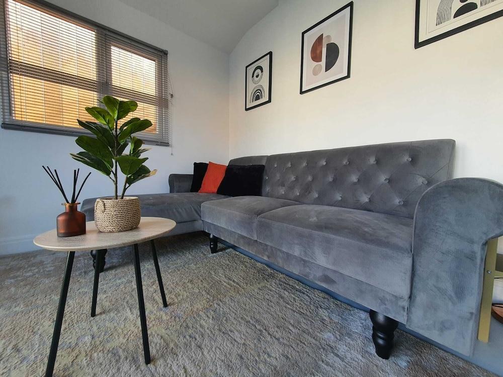 Stunning 1 King bed Cabin in Grays