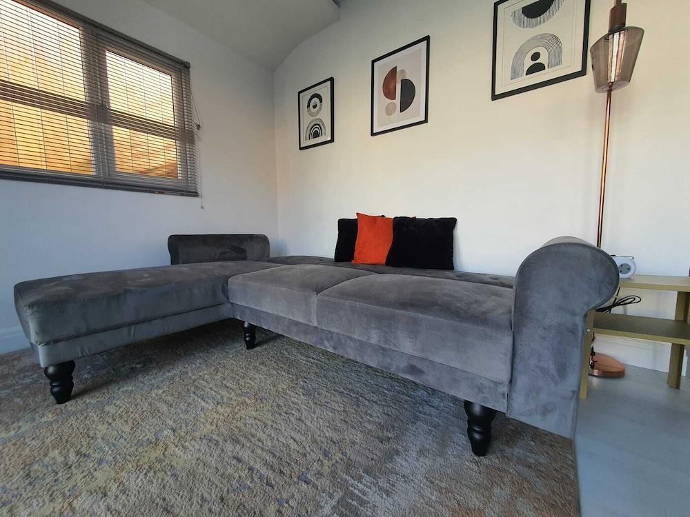 Stunning 1 King bed Cabin in Grays