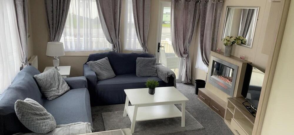 Captivating 3-bed Cabin in Rhyl