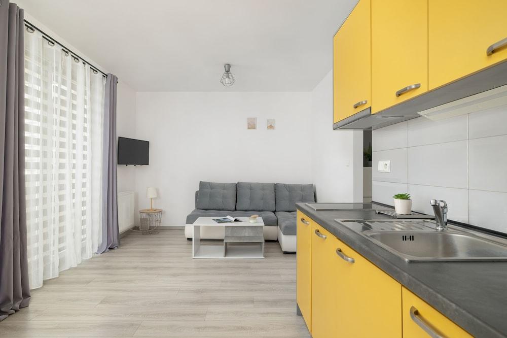 Bażantów Studio Katowice by Renters