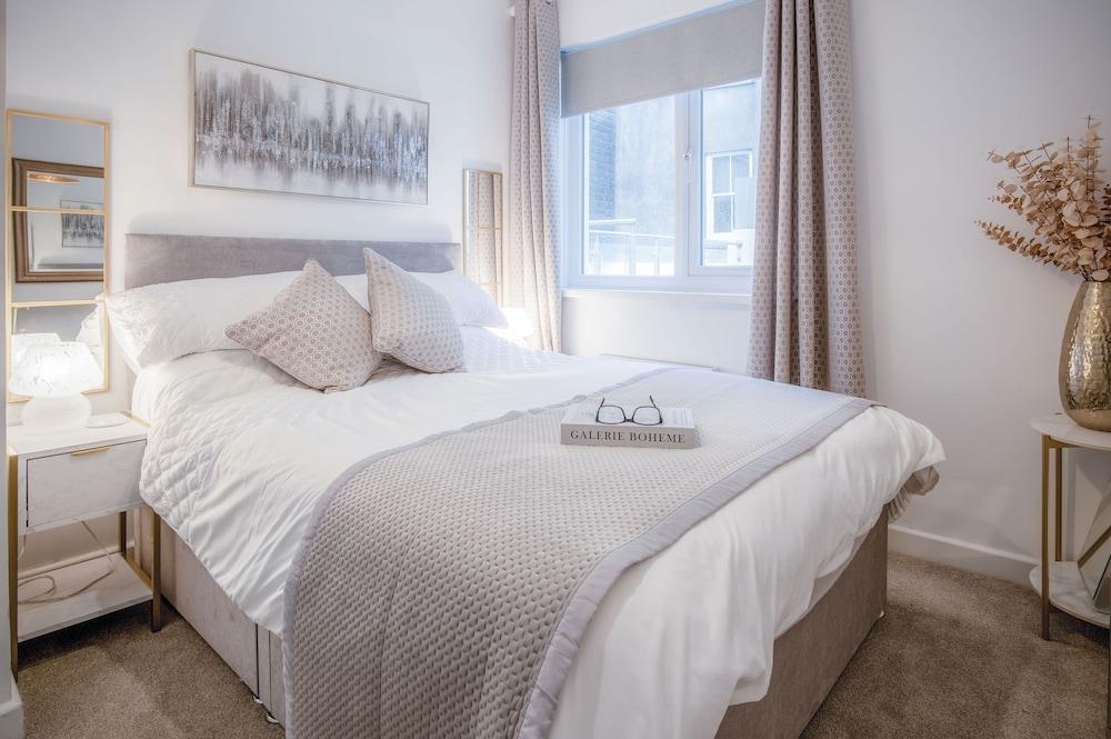 Luxurious Apartment Charlton Mews - 2 Bed - Tenby