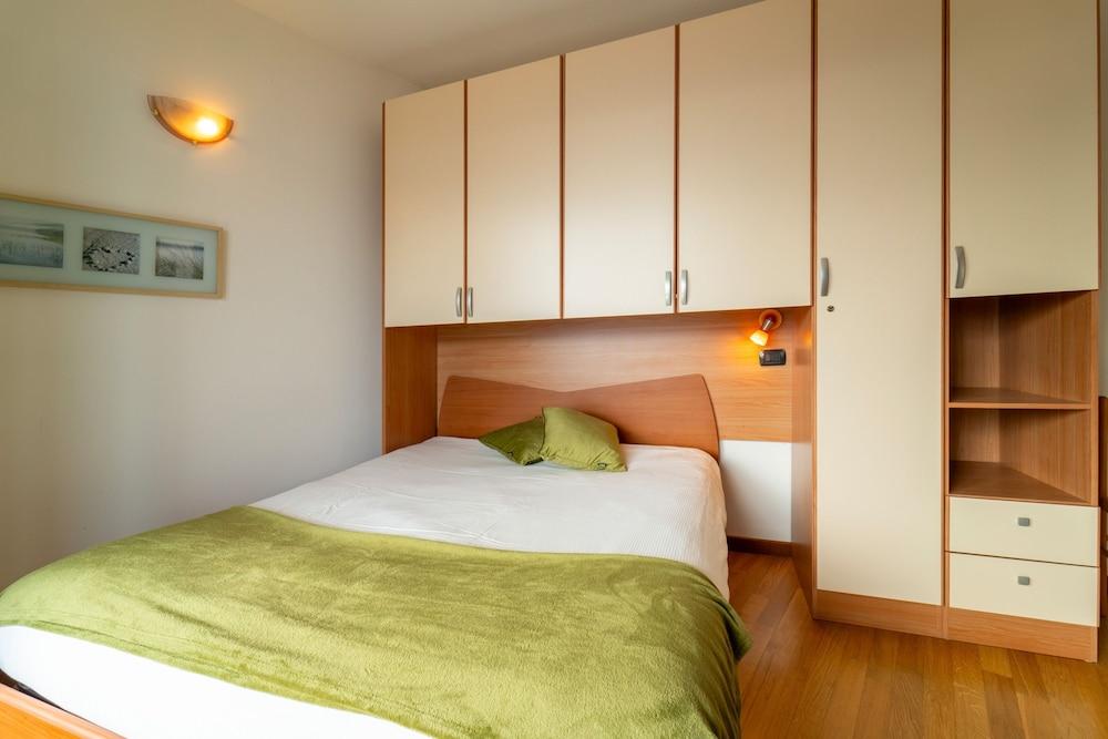 Willow Apartment With Lakeview by Wonderful Italy