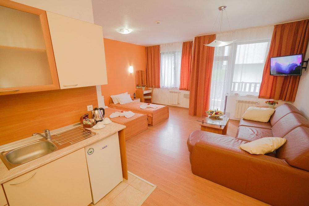 Flora Residence Daisy