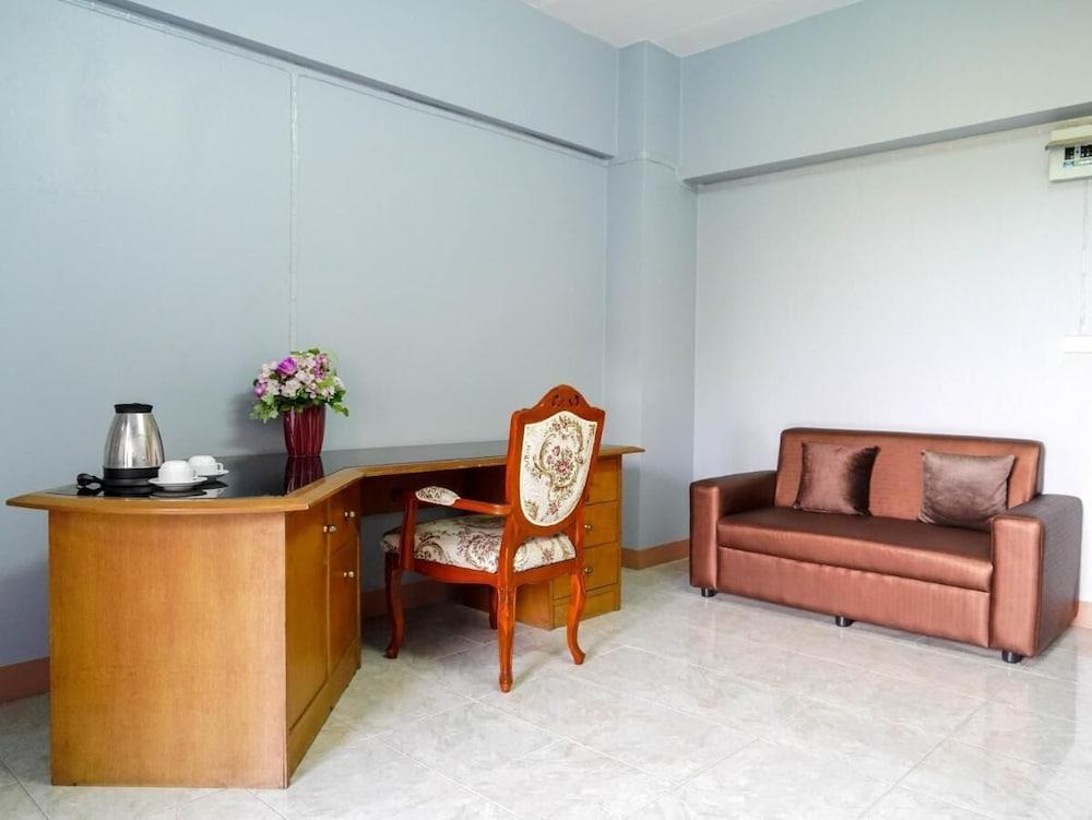 RoomQuest SPS Hotel and Residence