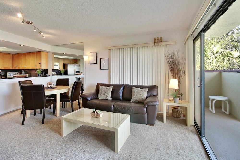 Land's End 1-402 Bay Front - Premier