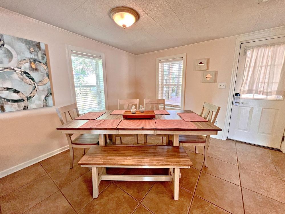 Porpoise Pass - Ground Floor Guest Suite