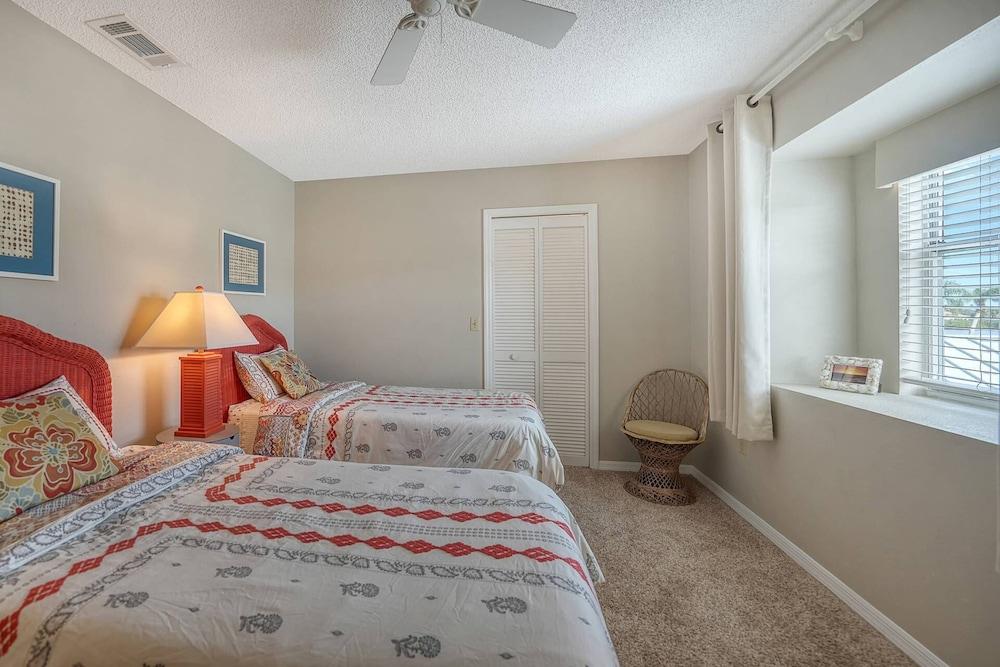 Siesta Bayside With Bay/dock Views