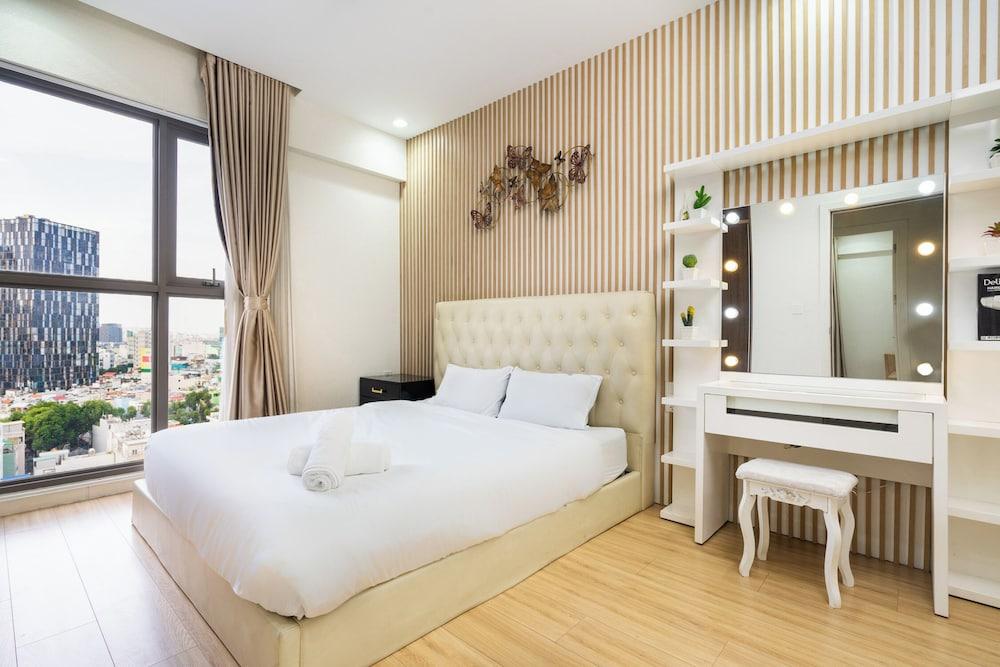 Helios Rivergate Apartment