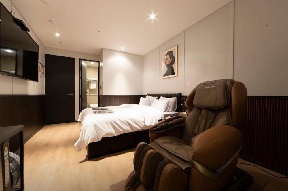 BROWNDOT HOTEL NONHYEON SORAEPOGU