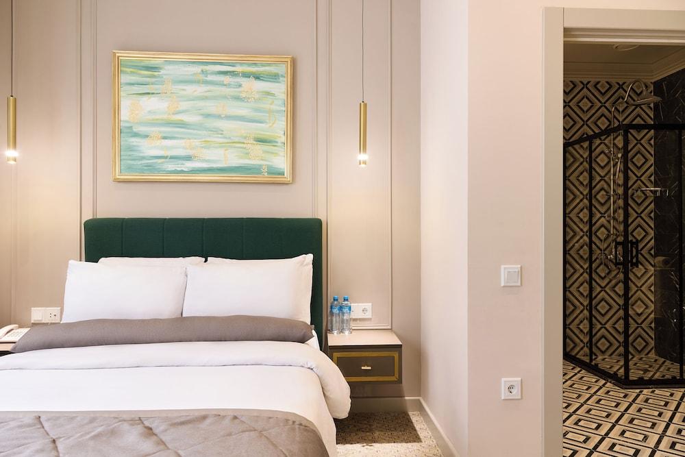 Maestro Address Hotel