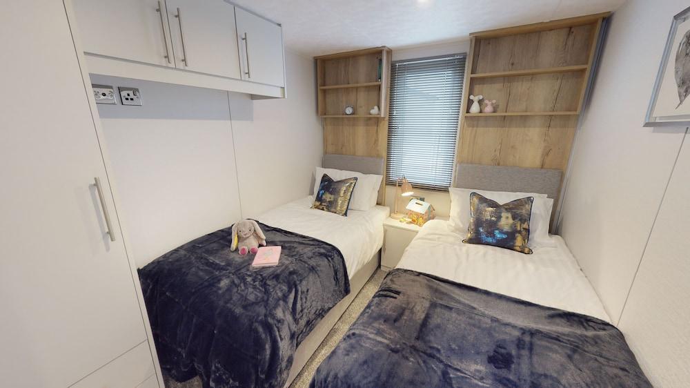 Sure Studio by Best Western Brackenborough Lakes & Resort