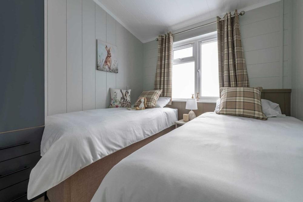 Sure Studio by Best Western Brackenborough Lakes & Resort