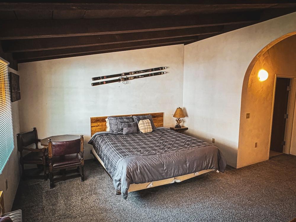 Whitecap Mountains Resort