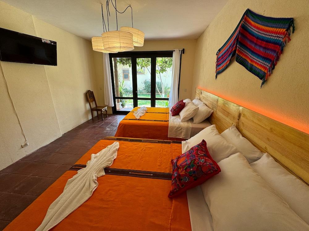 Hotel Panajachel Oasis