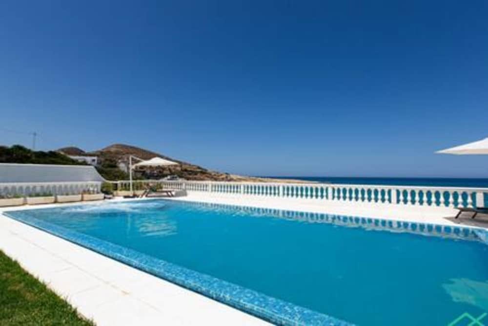 Dar Barsha Beach Front White Sand and Happiness