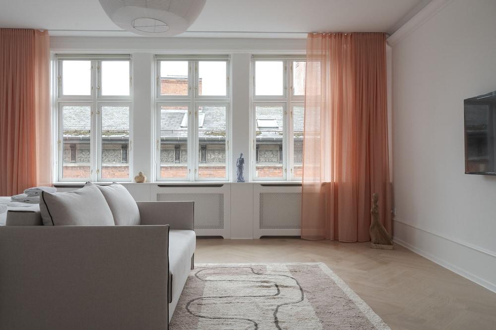 Latin Quarter by Daniel&Jacob's