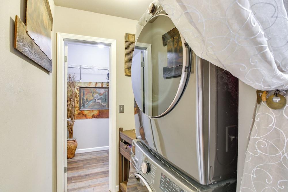 Tranquil Hot Springs Getaway Near Ouachita River!