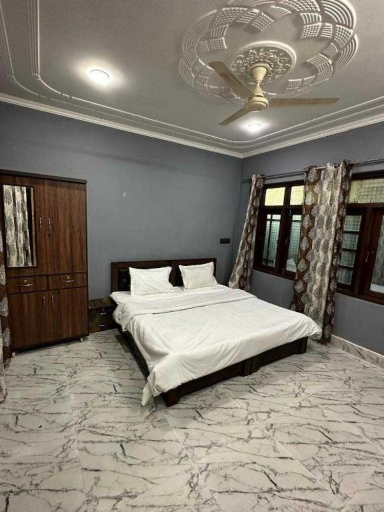 Goroomgo Hotel Zulfikar Srinagar