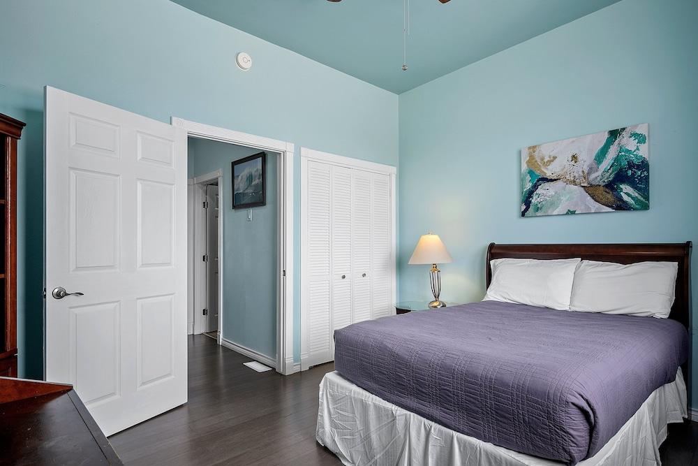 High Tide - Water View and Boat Slip!