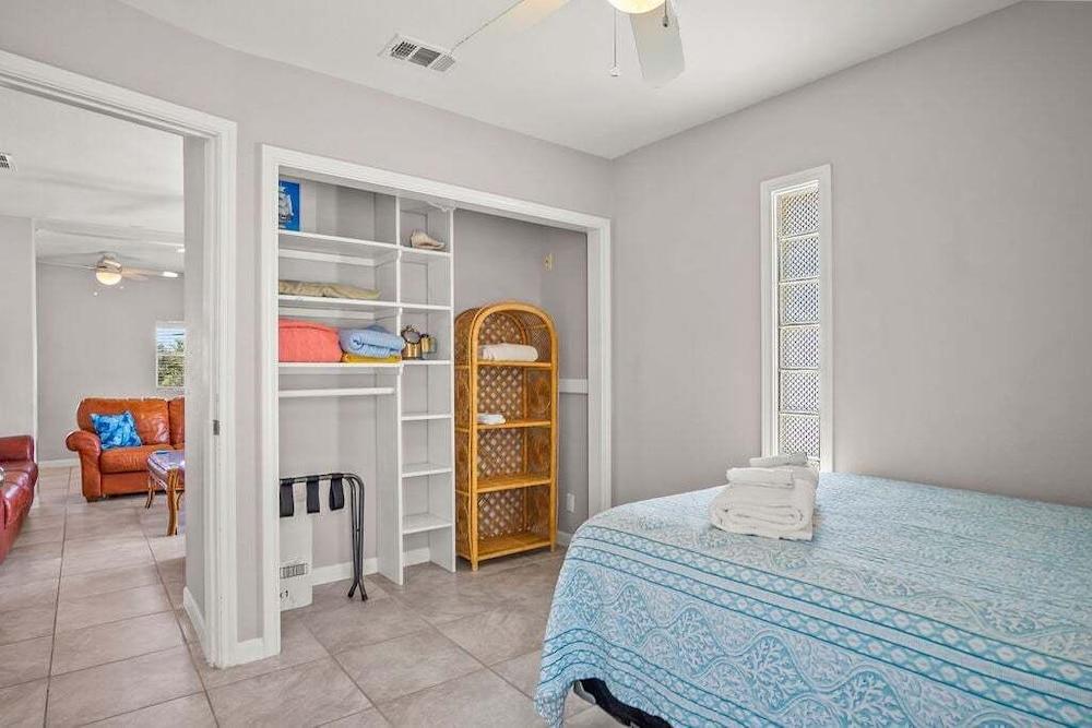 Blue Horizon - Pet Friendly! Private Pool!