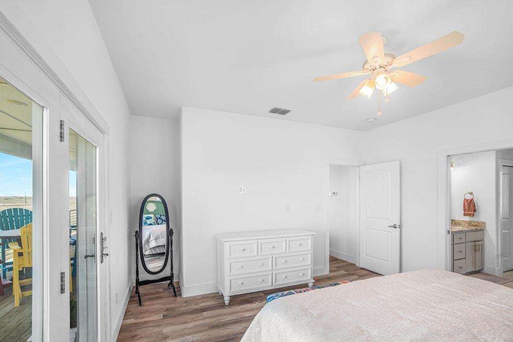 Shore Beats Work - Elevator