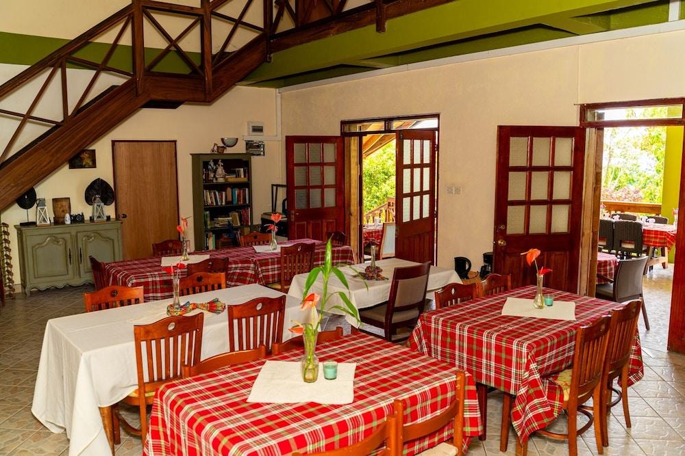 Roxy's Mountain Lodge