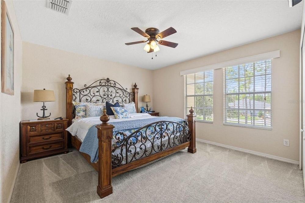 Large Villa - Close to Disney With Extended Patio and Golf Course Views