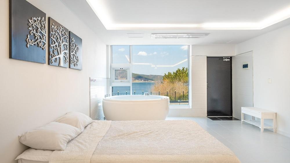 Geoje Badageurigo Pension