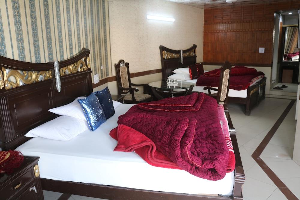 Taj Mahal Hotel Murree