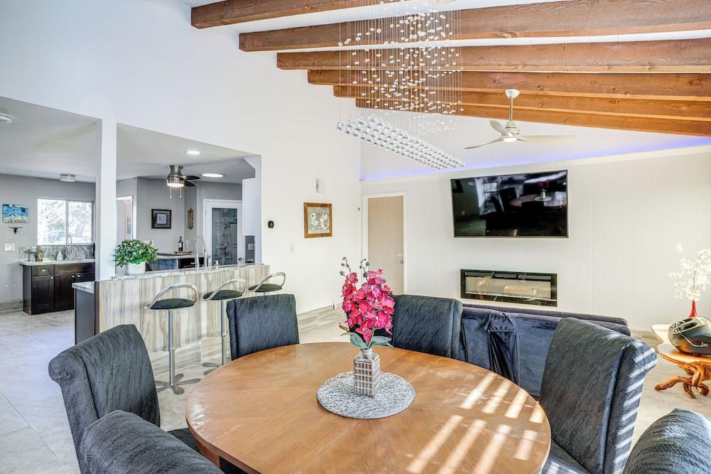 1 Mi to Dtwn: Scenic Prescott Hillside Retreat!