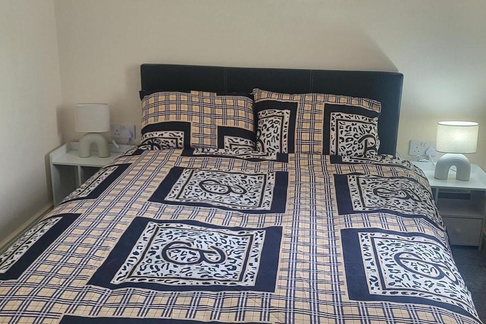 Bolton-2bedroom-2bathroom-parking