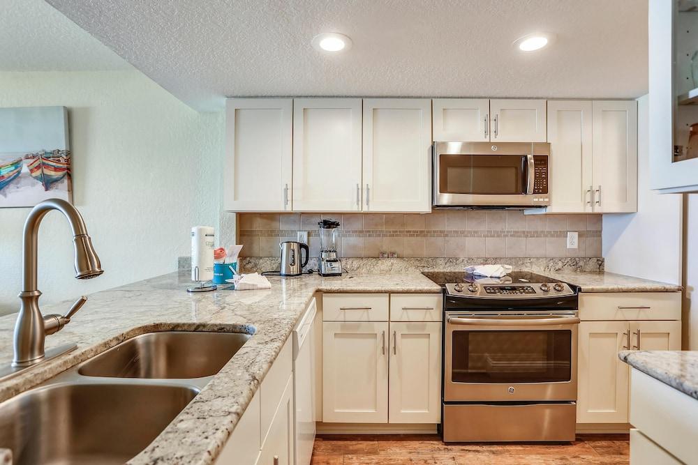 Land's End 6-303 Beach Front - Premier