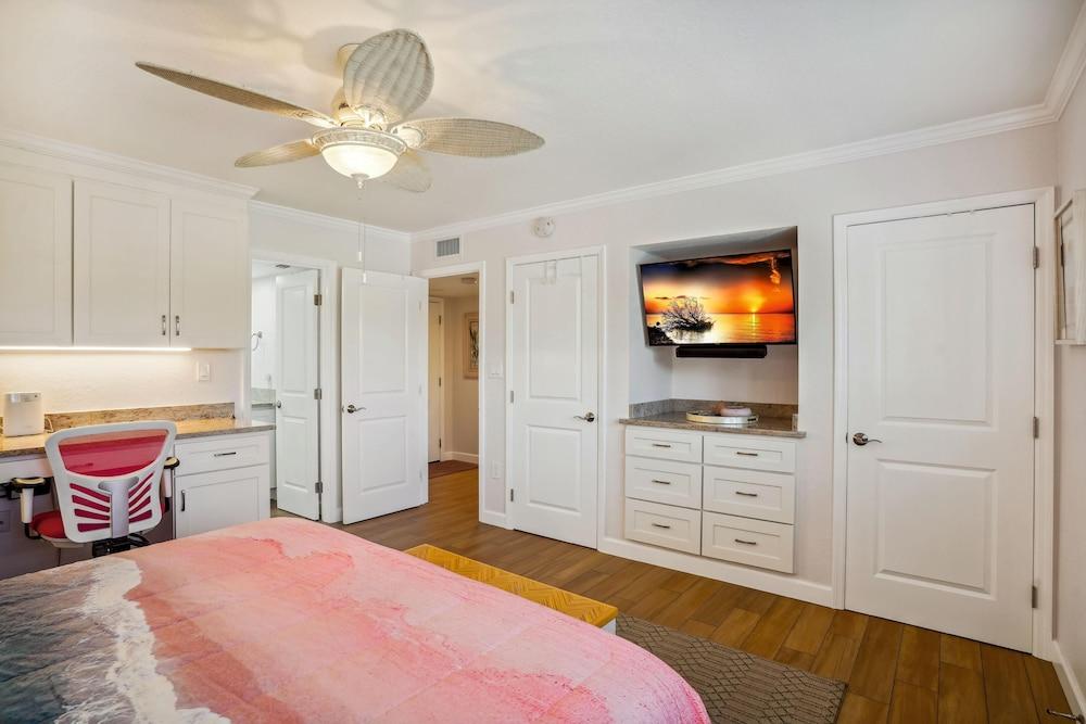 Land's End 7-206 Beach Front - Premier