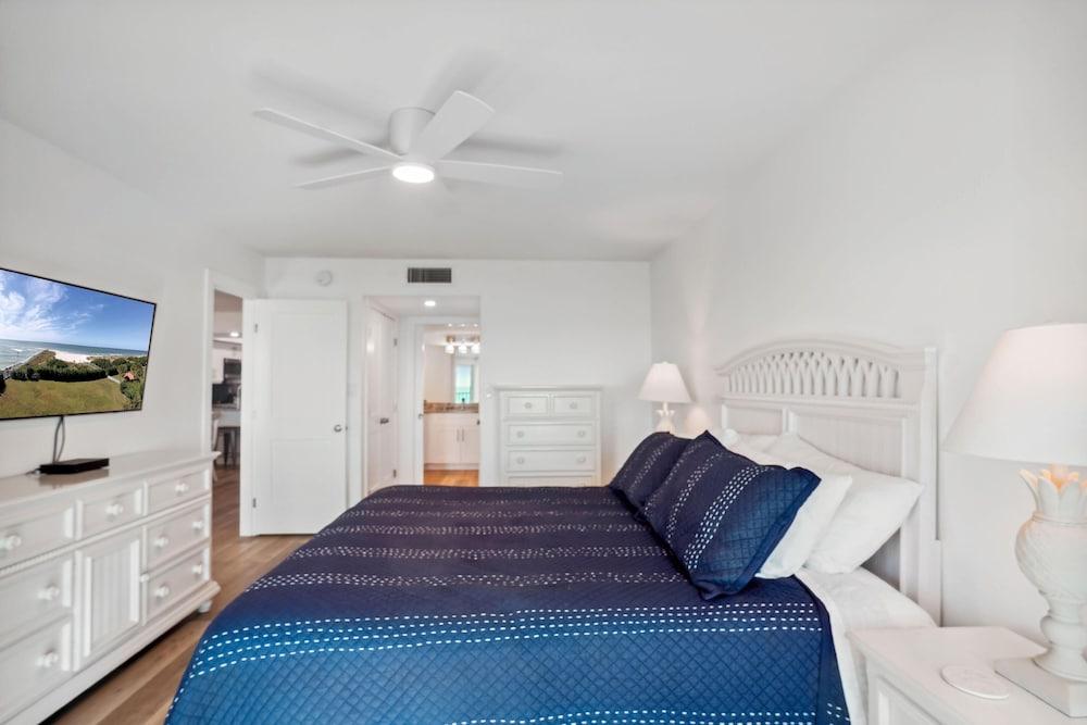 Land's End 7-402 Beach Front - Premier