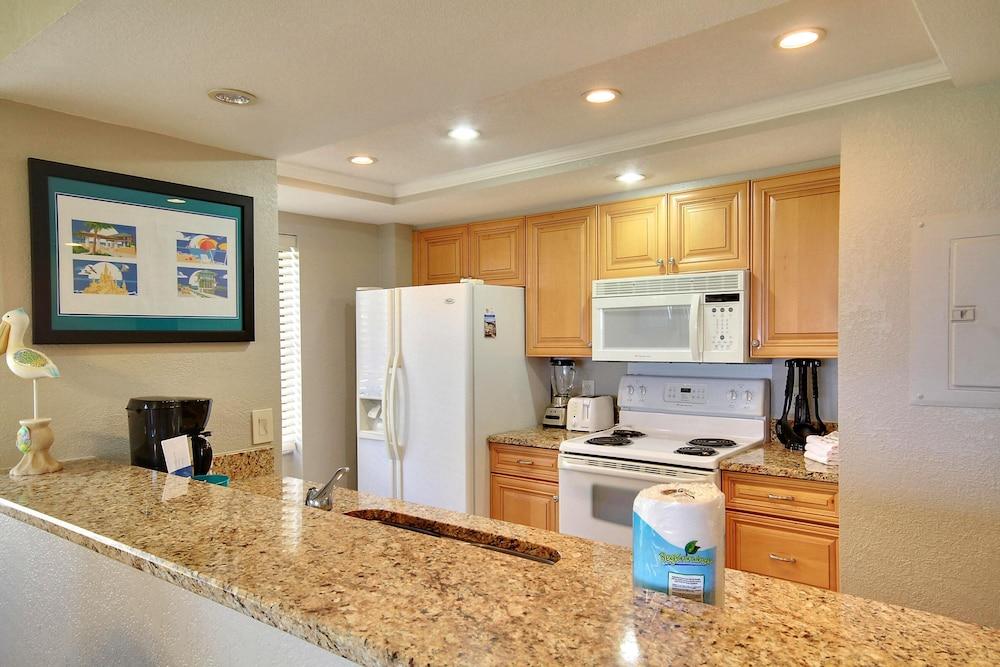 Land's End 8-306 Beach Front - Premier