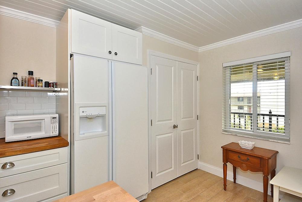 Land's End 8-403 Beach Front - Premier