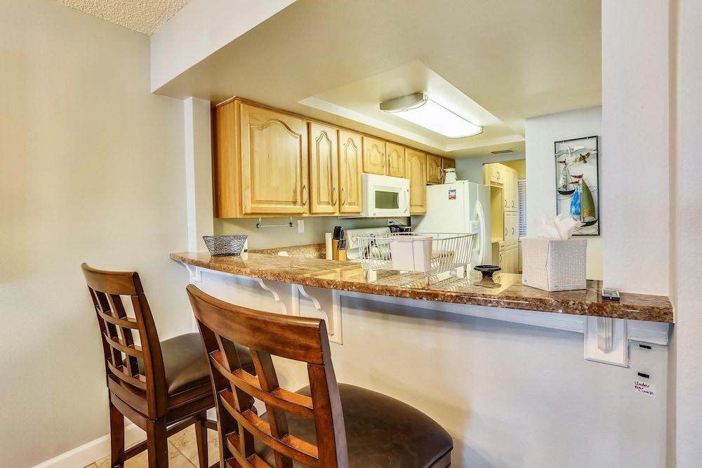 Land's End 9-403 Beach Front - Premier