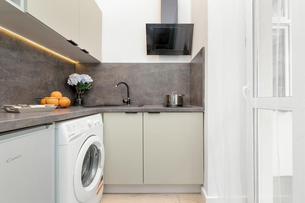 Bright Studio With Balkony by Renters