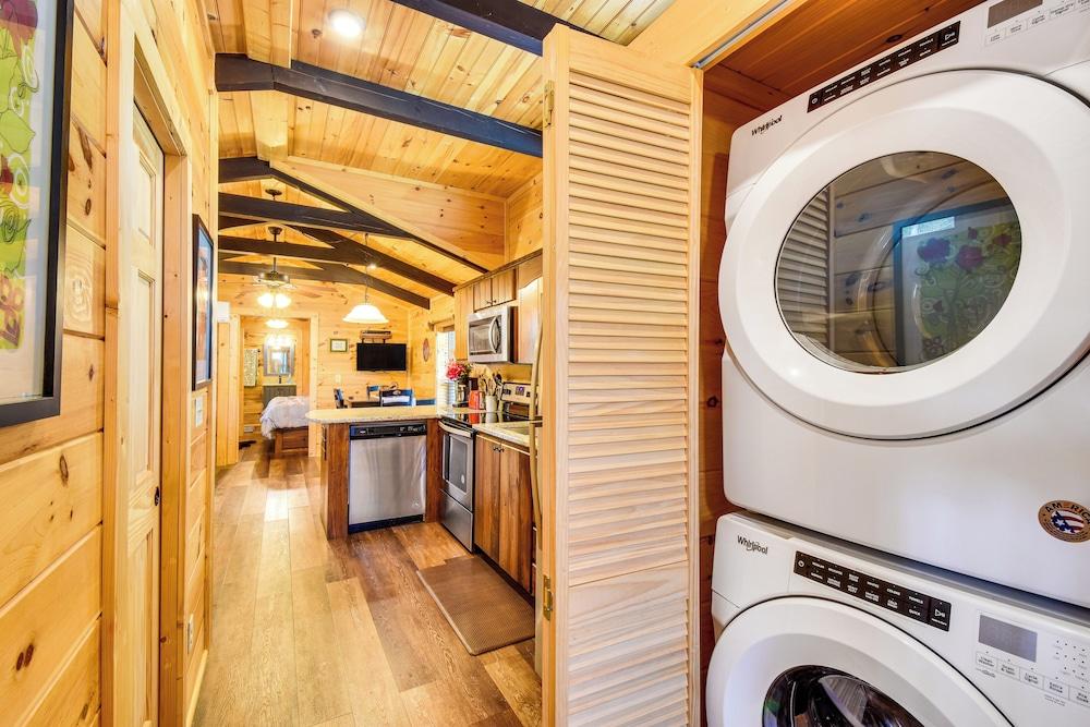 Waterfront Seneca Cabin ~ 4 Mi to Boat Launch!