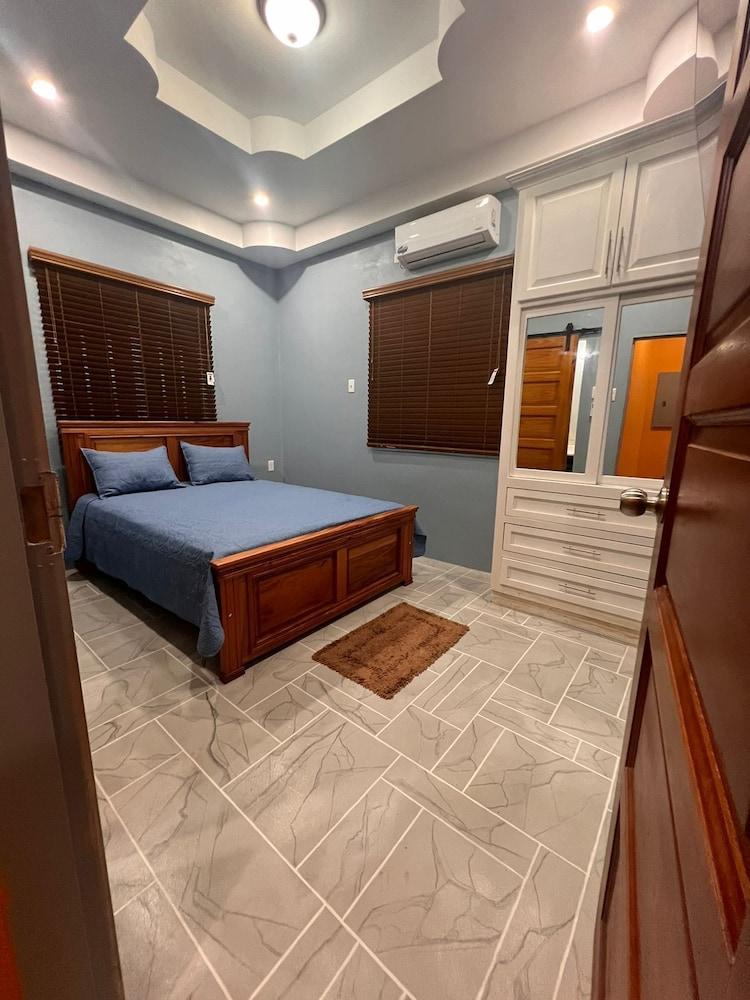 Aqua Lounge The Venue