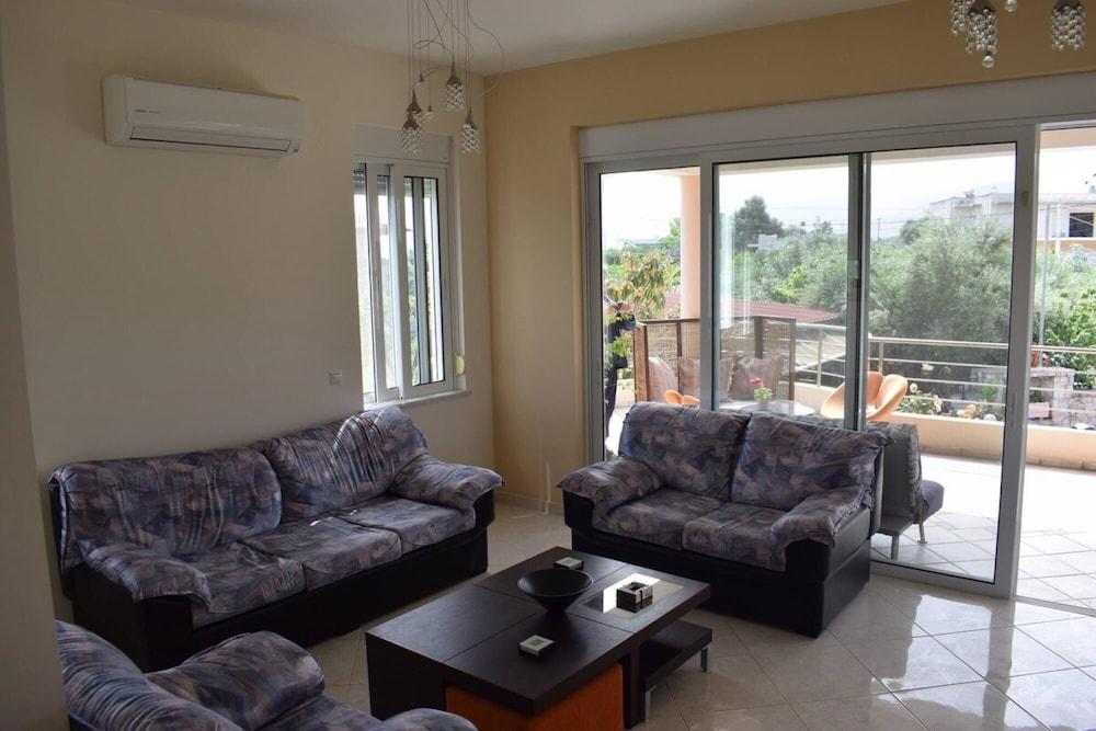 Ilias Villa IN Chania