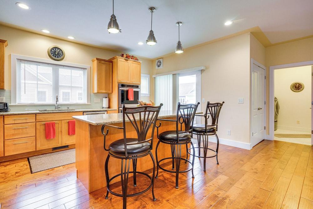 Spacious South Bend Home - Walk to Notre Dame!