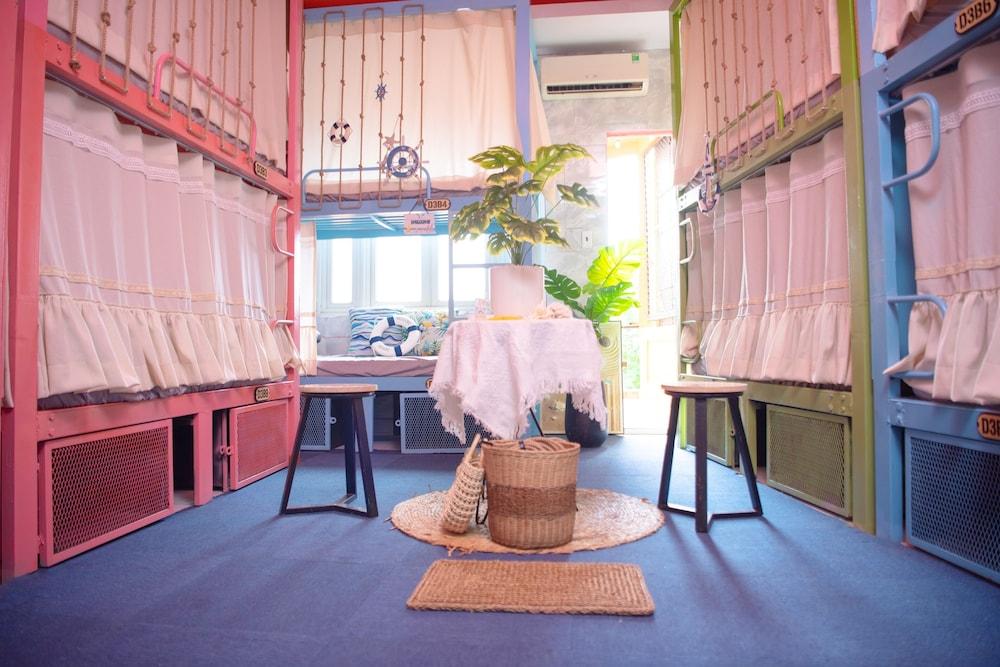 Grandma Lu Saigon - Pham Ngu Lao Str