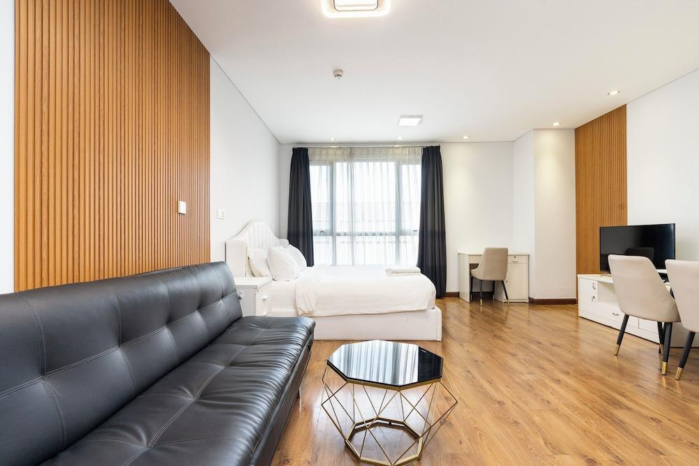 Hyatt-Vincom-JapTown D1