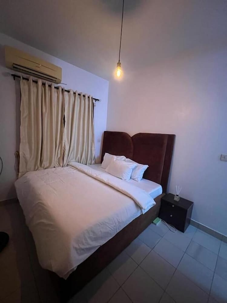 Amazing luxury 2 bedroom apartment VI