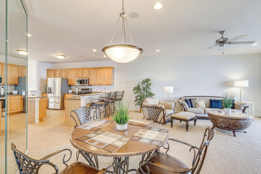 Lakeside Osage Beach Condo in Lands End Community