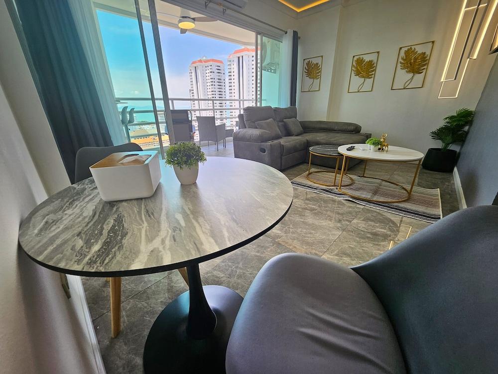 View Talay 5 Jomtien Beachfront