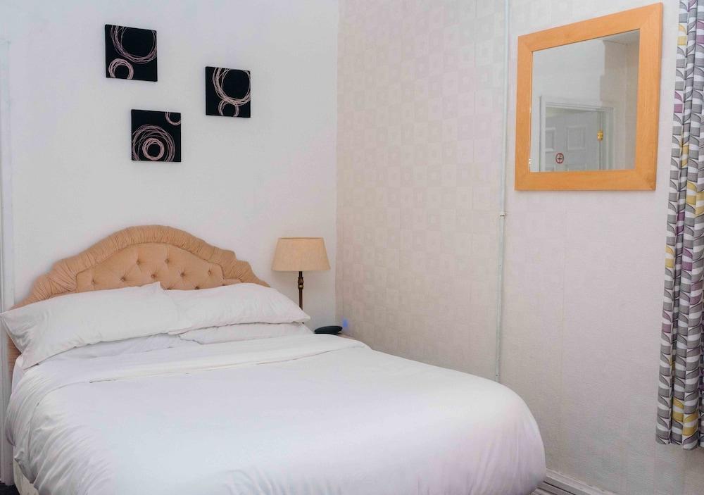 The Chadwick Holiday Flats