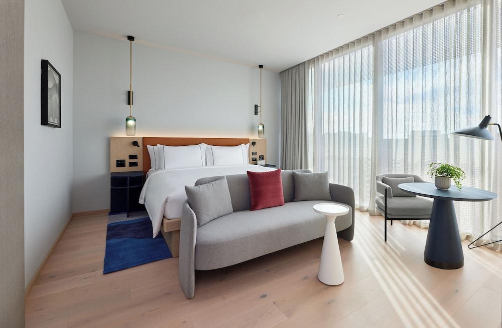 Lanson Place Parliament Gardens